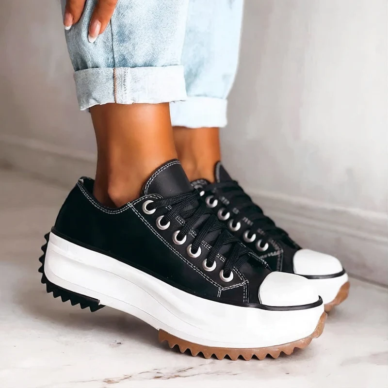 Orthopädische Sneaker mit Fußgewölbeunterstützung