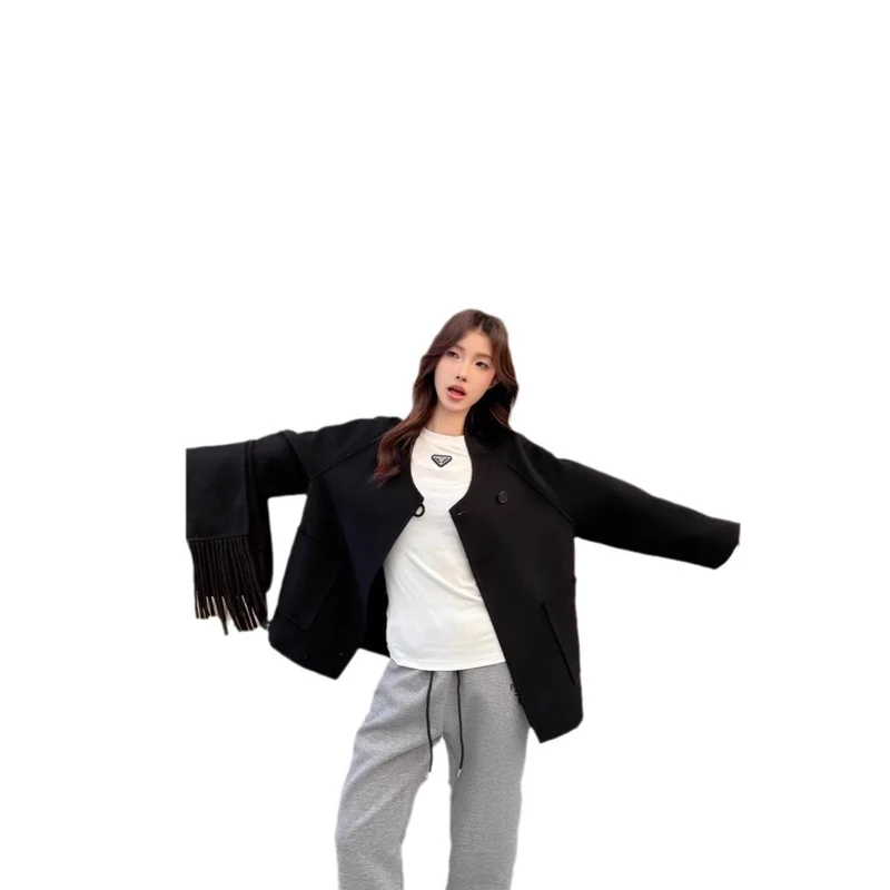 Damen Oversize Wollmantel mit voluminösem Schalkragen und Fransen Nord Taschen