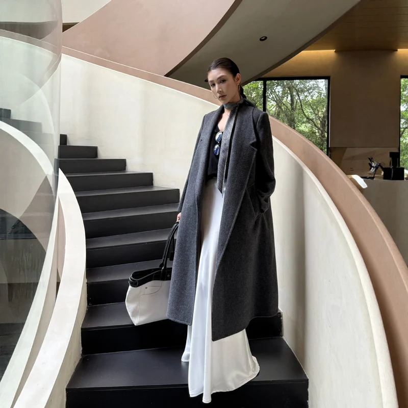 Damen Oversize Wollmantel mit strukturierter Schulterpartie und elegantem Revers Nord Taschen