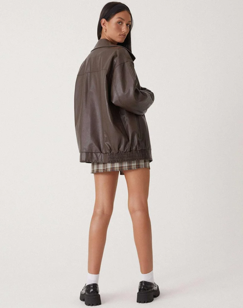 Damen-Lederjacke im weiten Schnitt