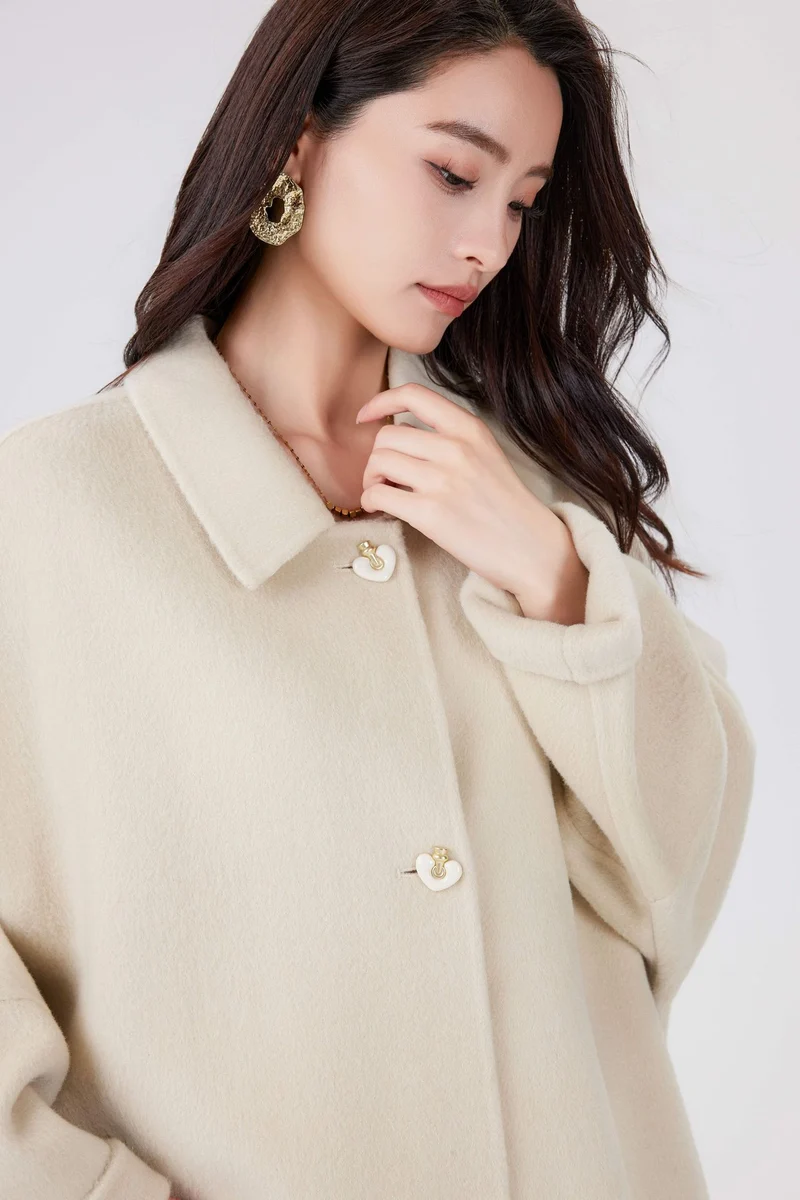 Damen Oversize Woll-Cocoon-Mantel mit dekorativen Herzknöpfen Nord Taschen