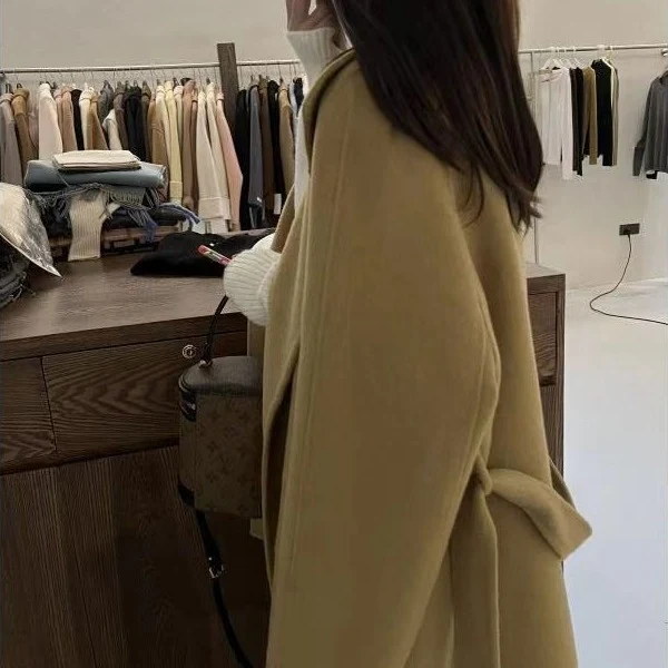 Damen Kurzer Wickelmantel aus Wollmix mit Bindegürtel und weitem Revers Nord Taschen