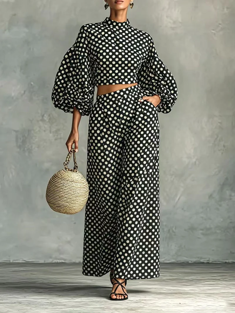 Damen Zweiteiliges Gepunktetes Ensemble mit Cropped Stehkragen-Top und weiter Palazzo-Hose Nord Taschen