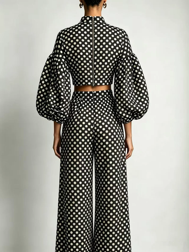 Damen Zweiteiliges Gepunktetes Ensemble mit Cropped Stehkragen-Top und weiter Palazzo-Hose Nord Taschen