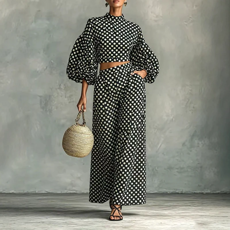 Damen Zweiteiliges Gepunktetes Ensemble mit Cropped Stehkragen-Top und weiter Palazzo-Hose Nord Taschen