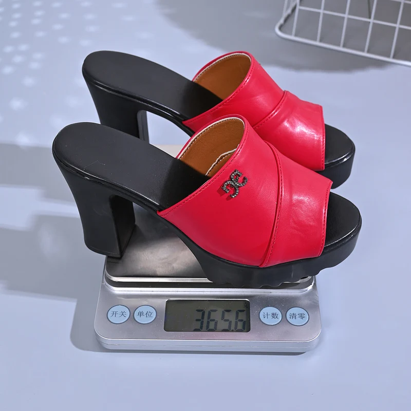 Damen Plateau-Pantoletten mit elegantem Riemendesign und bequemer Sohle
