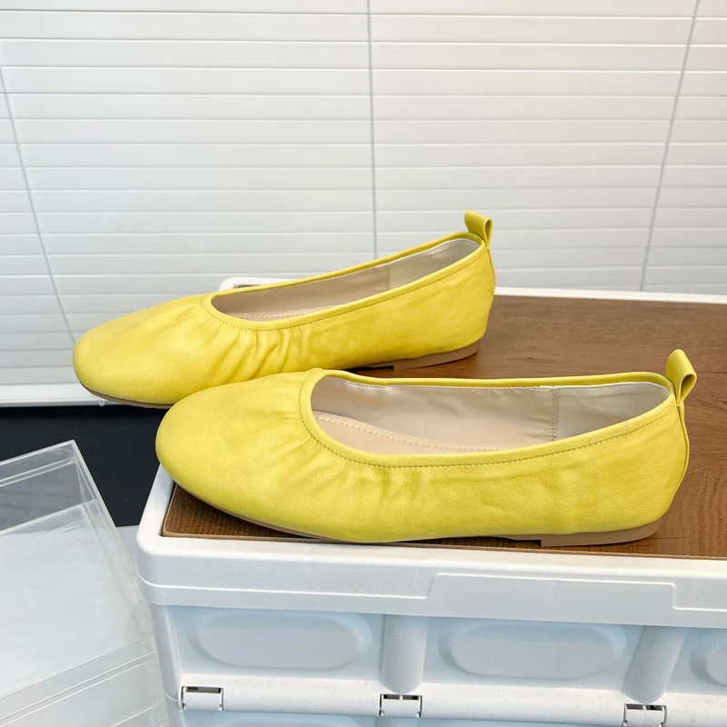 Damen Ballerinas aus feinem Leder mit elastischem Riemen